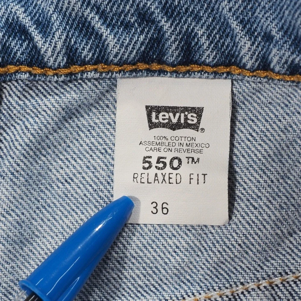 Vintage Levis Jean Shorts Men 36 Blue 550 Relaxed Fit Denim 90s Streetwear Skate